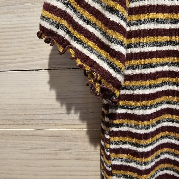 Loft Ribbed Ruffle Striped Fitted Short Sleeved Blouse - Picture 8 of 9